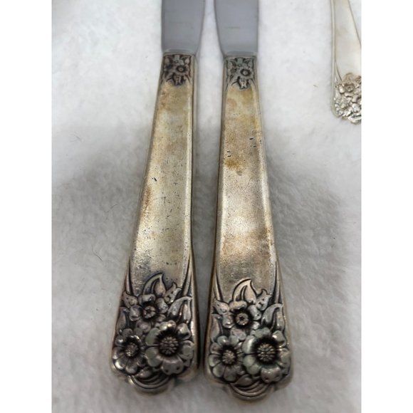 April Silverplate International Silver Flatware circa 1950’s Vintage - Picture 3 of 5